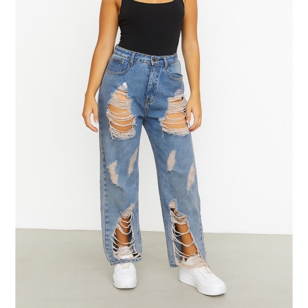 PrettyLittleThing Women’s 8 Light Wash Distressed Wide Leg Jeans Y2K